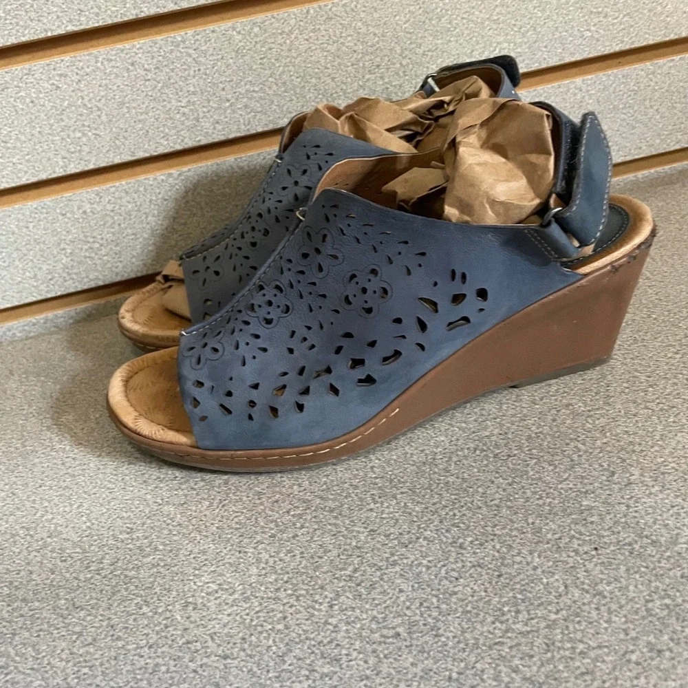 Montana Blue Laser Cut Wedge Sandals Women's Adjustable Slingback Shoes Sz 10‎ M